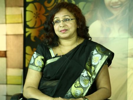 மனச்சோர்வுக்கு மருத்துவ ஆலோசனை தரும் இனியவளே உனக்காக