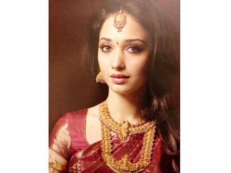 யாவாரம் நல்லா நடக்குது.. செம சந்தோஷத்தில் தமன்னா