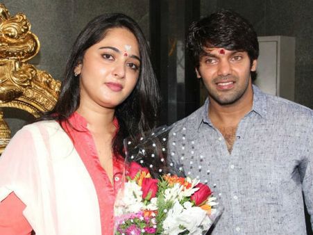 இஞ்சி இடுப்பழகி – இரண்டாவது முறையாக இணையும் ஆர்யா அனுஷ்கா