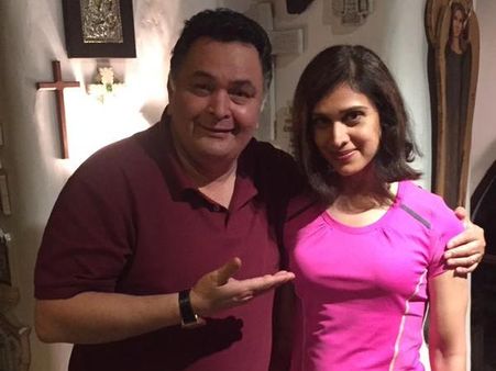 இந்த நடிகை யார் என கண்டுபிடியுங்கள் பார்ப்போம்?