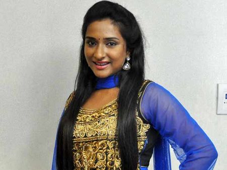 மலையாளக் கரையோரம் தமிழ் பாடும் 