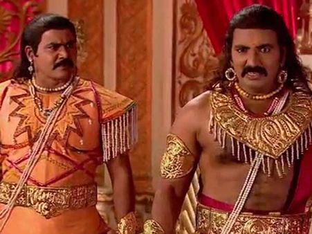 கர்ணனிடம் இரண்டு வரம் கேட்ட குந்தி...