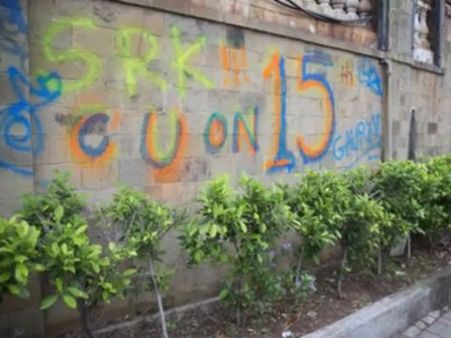 விளம்பரம் தேடுவதில் தனுஷுக்கு 'குரு' ஷாருக்கான்