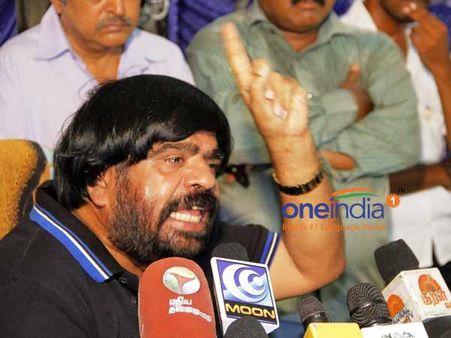 சிம்புவுக்கு எதிராக தீவிரமாக செயல்படும் 