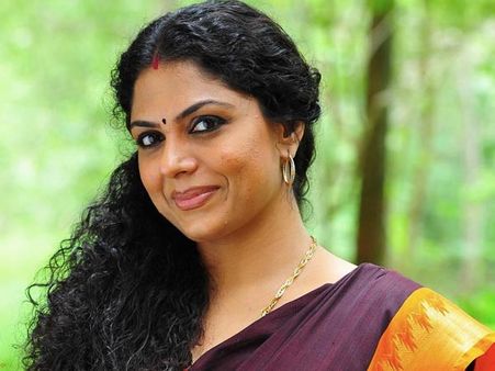 கமல்ஹாசனுடன் ஜோடி போட்ட நேரம்.. சீரியல்களுக்கு பை சொன்ன ஆஷா சரத்