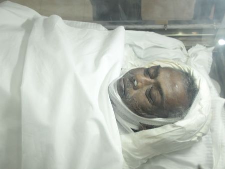 இப்ராகிம் ராவுத்தர் உடல் அடக்கம்... திரையுலகினர் அஞ்சலி