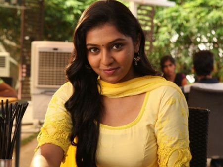 பேயாக மாறி 