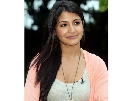 என்னை கிண்டல் செய்த கோழைகள் தில் இருந்தா என் முன்னாடி வாங்க பார்ப்போம்: நடிகை அனுஷ்கா