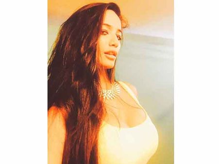 நான்தான் இருக்கேன்ல... புயலைக் கிளப்பிய பூனம் பாண்டே!