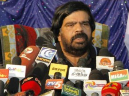 ஆகஸ்ட் 14ம் தேதி ரிலீசாகிறது வாலு... அறிவித்தார் டி.ஆர்.