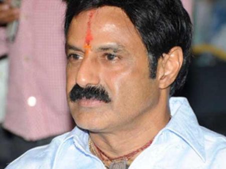 100வது படத்துக்குப் பிறகு சினிமாவை விட்டு விலகுகிறார் பாலகிருஷ்ணா!