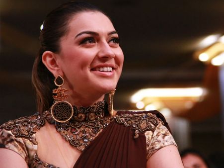 கொன்ச்சம்.. கொன்ச்சம்... தமிழ் தெரியும்: புலி விழாவில் ஹன்சிகாவின் கொஞ்சல் பேச்சு