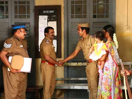 மு களஞ்சியம் இயக்கத்தில் சீமான்.. கம்யூனிஸ்ட் மகேந்திரன் மகன் அறிமுகம்!