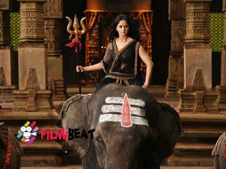 அக்டோபரில் தனியாக வரும் அனுஷ்கா