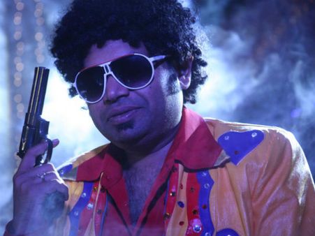 ஒரு பயலும் பொண்ணு தர மாட்டேங்குறான்.. பிரேம்ஜி கவலை