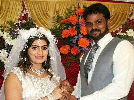 தொழிலதிபரை மணந்து திருமதி ஆனார் பாபிலோனா