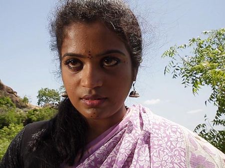 வெள்ளை நைட்டி... தலைவிரி கோலம்... போட்டுத்தள்ளும் சூசன் பேய்