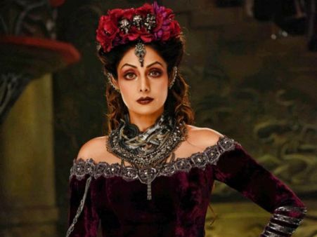 'புலி'யைக் குடும்பம் குடும்பமாக சென்று பாருங்கள் - ஸ்ரீதேவி