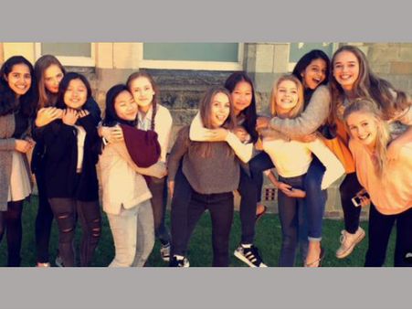 செல்ல மகளுக்காக போட்டோகிராபர் ஆன ஷாருக்கான்