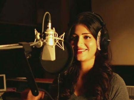 புலியைத் தொடர்ந்து வேதாளத்தில் மைக் பிடித்த 