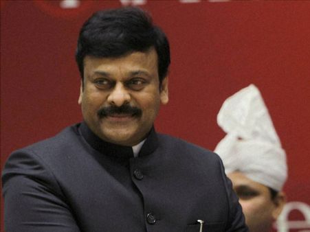 மகன் தயாரிப்பில் 'கத்தி' தெலுங்கு ரீமேக்கில் நடிக்கும் சிரஞ்சீவி