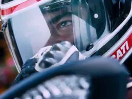 ட்விட்டரை சும்மா தெறி தெறி தெறின்னு தெறிக்க விடும் 'தல' ரசிகர்கள்