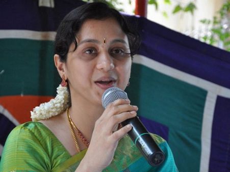 மலையாள சேனலில் கொஞ்சும் தமிழில் பேசி மார்க் போடும் தேவயானி