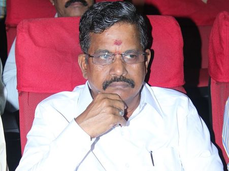 தாணுவின் ஒருதலைப்பட்சமான முடிவு... உடைகிறது தயாரிப்பாளர் சங்கம்!