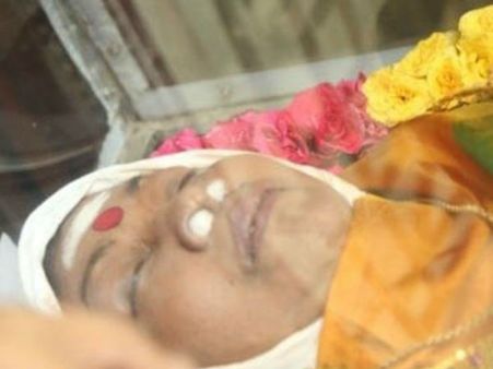 தமிழ்போல எந்நாளும் மனோரமா புகழ் நிலைத்திருக்கும் - ரசிகர்கள் உருக்கம்