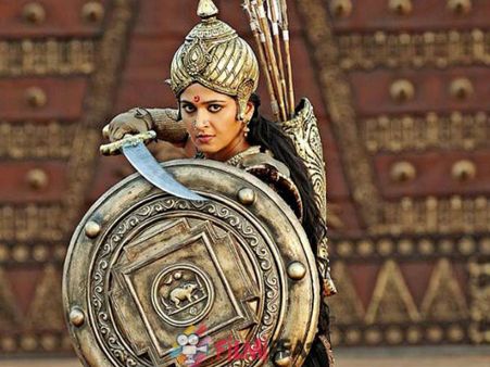 அனுஷ்காவின் ருத்ரமாதேவி ரசிகர்களைக் கவர்ந்ததா?