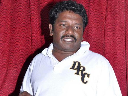 அஜீத் விவகாரம்... கமிஷனர் அலுவலகத்தில் புகார் அளித்த கருணாஸ்