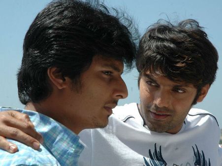 இஞ்சி இடுப்பழகி: சிறப்புத் தோற்றத்தில் ஜீவா.. நண்பன் ஆர்யாவுக்காக