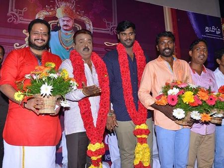 விஜயகாந்த் ராஜாவாம்.. மகனுக்கு முக்கிய வேடமாம்.. தமிழன் என்று சொல்!