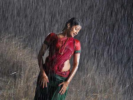 குட்டைப் பாவாடையைப் போட்டு 