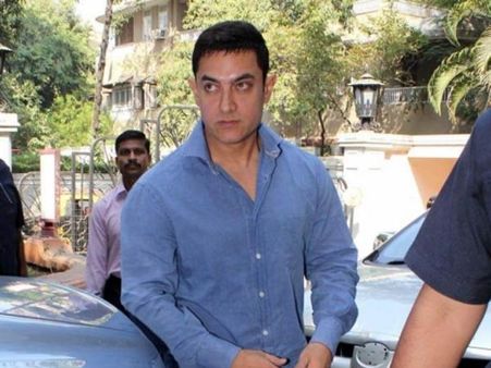 'மதச் சகிப்பின்மை பற்றி பொறுப்பற்ற பேச்சு'... ஆமிர்கான் மீது டெல்லி போலீசில் புகார்!