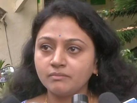பத்து ஏக்கர் நிலமோசடி... சிஎம் செல்லில் எஸ்எஸ்ஆர் மகள் புகார்!
