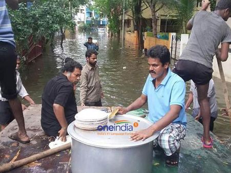 மழையால் தவித்த சென்னை மக்களுக்கு, போட்டி போட்டு உதவிய காமெடி நடிகர்கள்