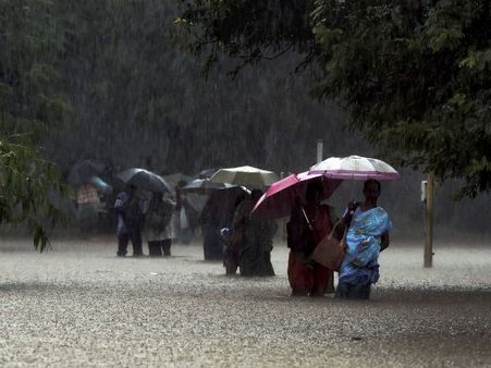 மழை வெள்ளம் காரணமாக சென்னை திரைப்பட விழா தள்ளி வைப்பு