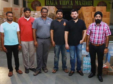 வெள்ளம் பாதித்த 2 லட்சம் குடும்பங்களுக்கு அரவிந்த்சாமி மருத்துவ உதவி!