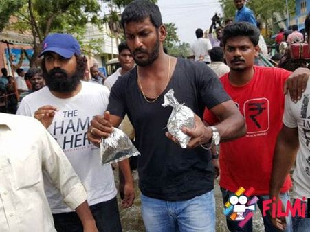 விஷாலின் மனித நேயம்... போலீஸ் பாராட்டு!