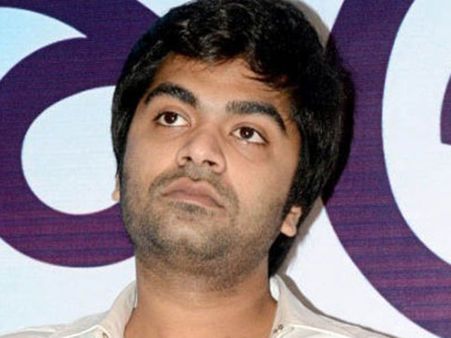 பீப் பாடல்: வெளிநாடு தப்பிச் செல்லாமல் இருக்க, சிம்புவின் பாஸ்போர்ட்டை முடக்கியதா காவல்துறை?