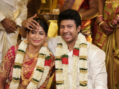 2015: 'சிங்கிள்' வாழ்க்கைக்கு 'குட்பை' சொல்லி விட்டு திருமணத்தில் சங்கமமான 'ஸ்டார்கள்'