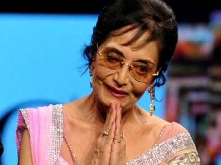 தலை அலங்காரத்துக்குப் பெயர் போன பழம்பெரும் நடிகை சாதனா மரணம்... 70களின் 'ஸ்டைல் ஐகான்'!