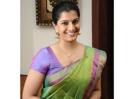 தாரை தப்பட்டை வாய்ப்புக்கு விஷால் காரணமா?..வரலட்சுமி விளக்கம்