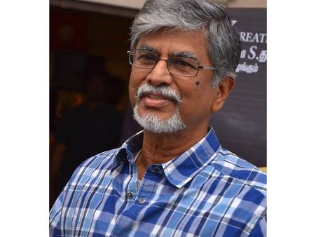 இப்போது சினிமாவே தெரியாமல் படம் எடுக்கிறார்கள்!- போட்டுத் தாக்கும் இயக்குநர் எஸ்.ஏ.சந்திரசேகரன்