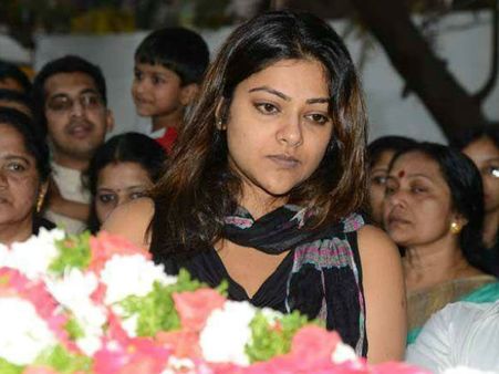 கல்பனாவின் உடலை பார்த்து கதறி அழுத நடிகர், நடிகைகள்