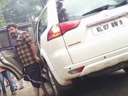 புலிமுருகன் படப்பிடிப்புக்கு செல்கையில் விபத்தில் சிக்கிய மோகன்லால்