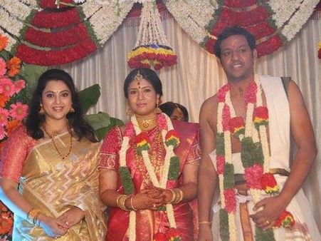 தொழிலதிபரை மணந்து 