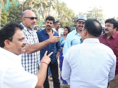 எங்க ஏரியா... மீட்கப்பட்ட நடிகர் சங்க இடத்தைப் போய்ப் பார்த்து சந்தோஷித்த நடிகர், நடிகையர்!