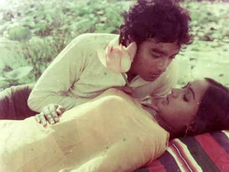 ஒரு செடியில ஒரு பூ தான் பூக்கும்... காலத்தை வென்ற 'காதல்' காவியங்கள்